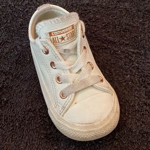Size 5 toddler girl converse